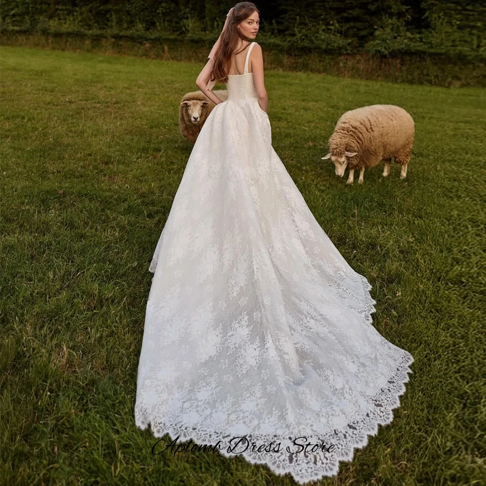 Fashion Spaghetti Straps A-Line Wedding Dress Delicate Appliques Lace Customized Bridal Gowns Simple Zipper Back Robe de mariée
