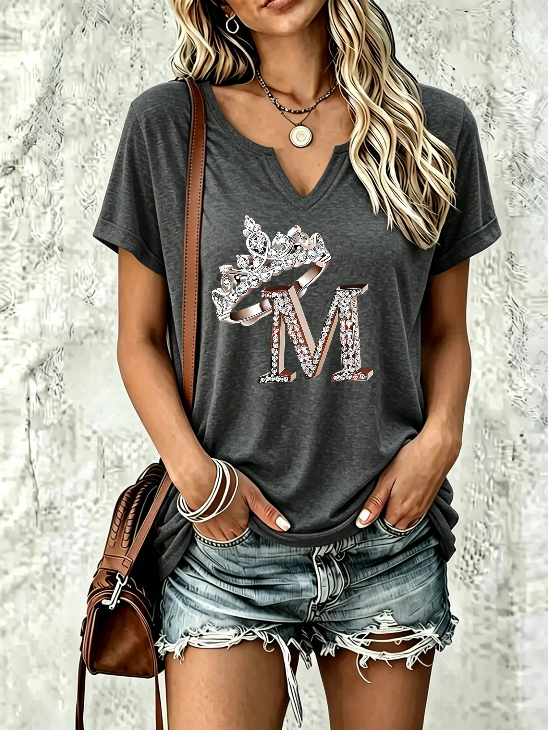 Women's V‑Neck Short Sleeve T‑Shirt, Noble Crown and Metallic Effect Letter M Graphic Print Casual Summer Tee