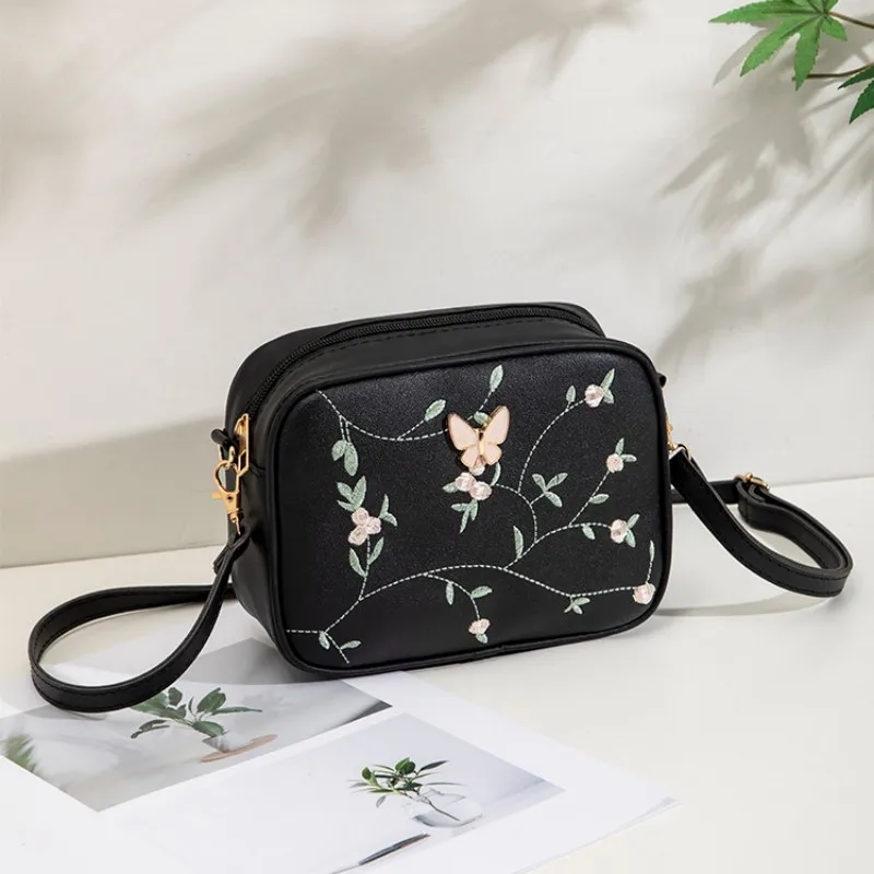 Fashion Flower Embroidery Women\'s Shoulder Crossbody Bag Niche Design Butterfly Decor Camera Bag Casual Satchel Female Handbag