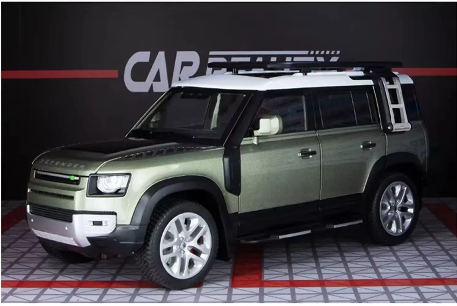 1:18 Defender Alloy Off-Road Vehicle Model, Front Wheel Steering, Simulation Diecast Car, Toy & Decoration Gift for Kids
