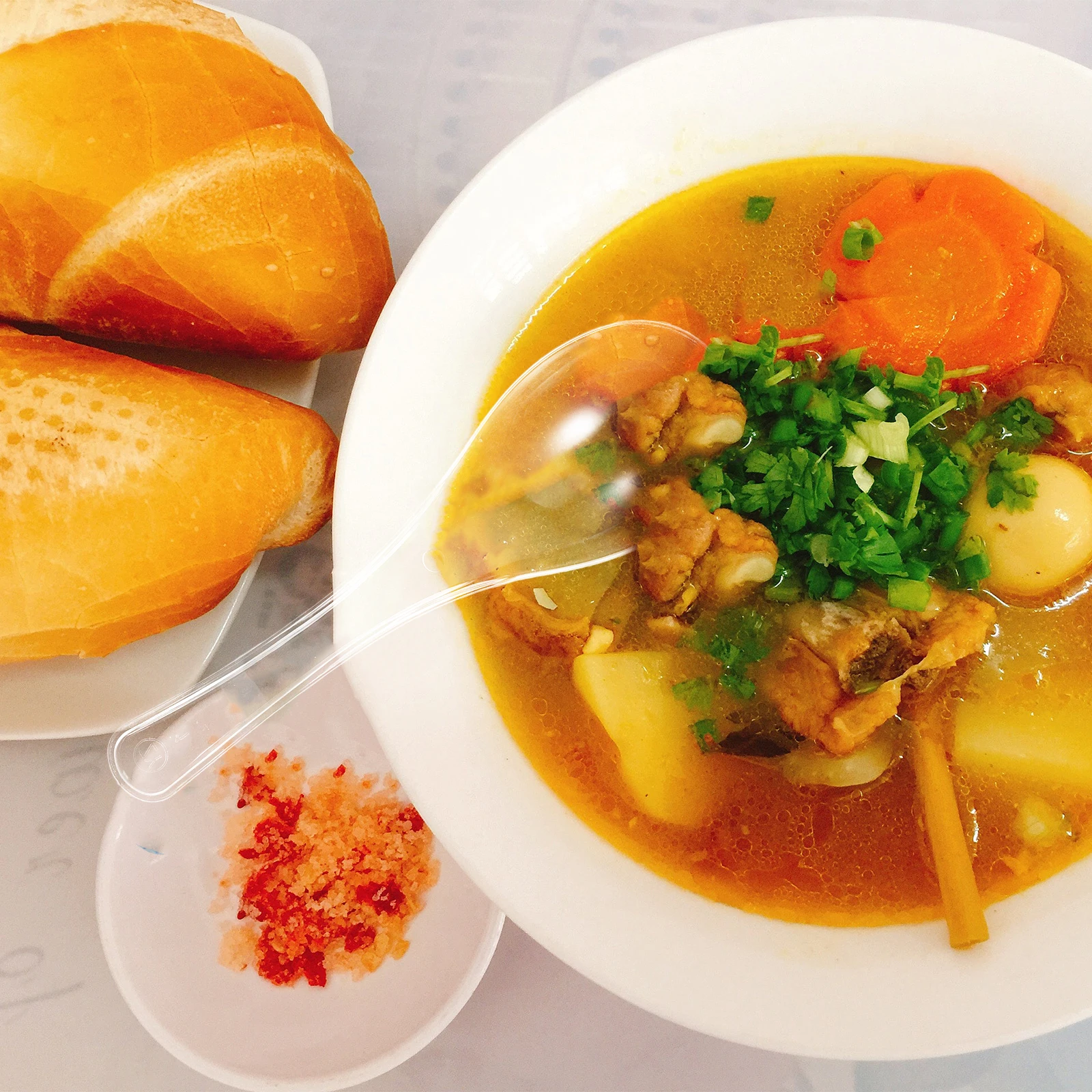 

100pcs Heavy Duty Clear Spoons Reusable Plastic Dessert Soup Utensils Takeout Packaging Small Appetizer Cake Spoons