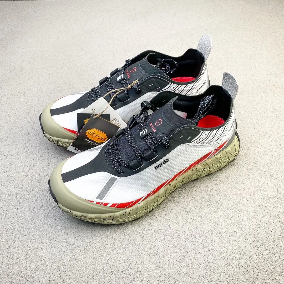 Summer Hot Sale Marathon Unisex Running Shoes Athletic Shoes Fitness Equipment Athletic Shoes Ultralight Sneakers