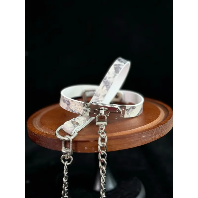 

Traction Special Shot, This Link Is A Separate Traction Without A Collar.