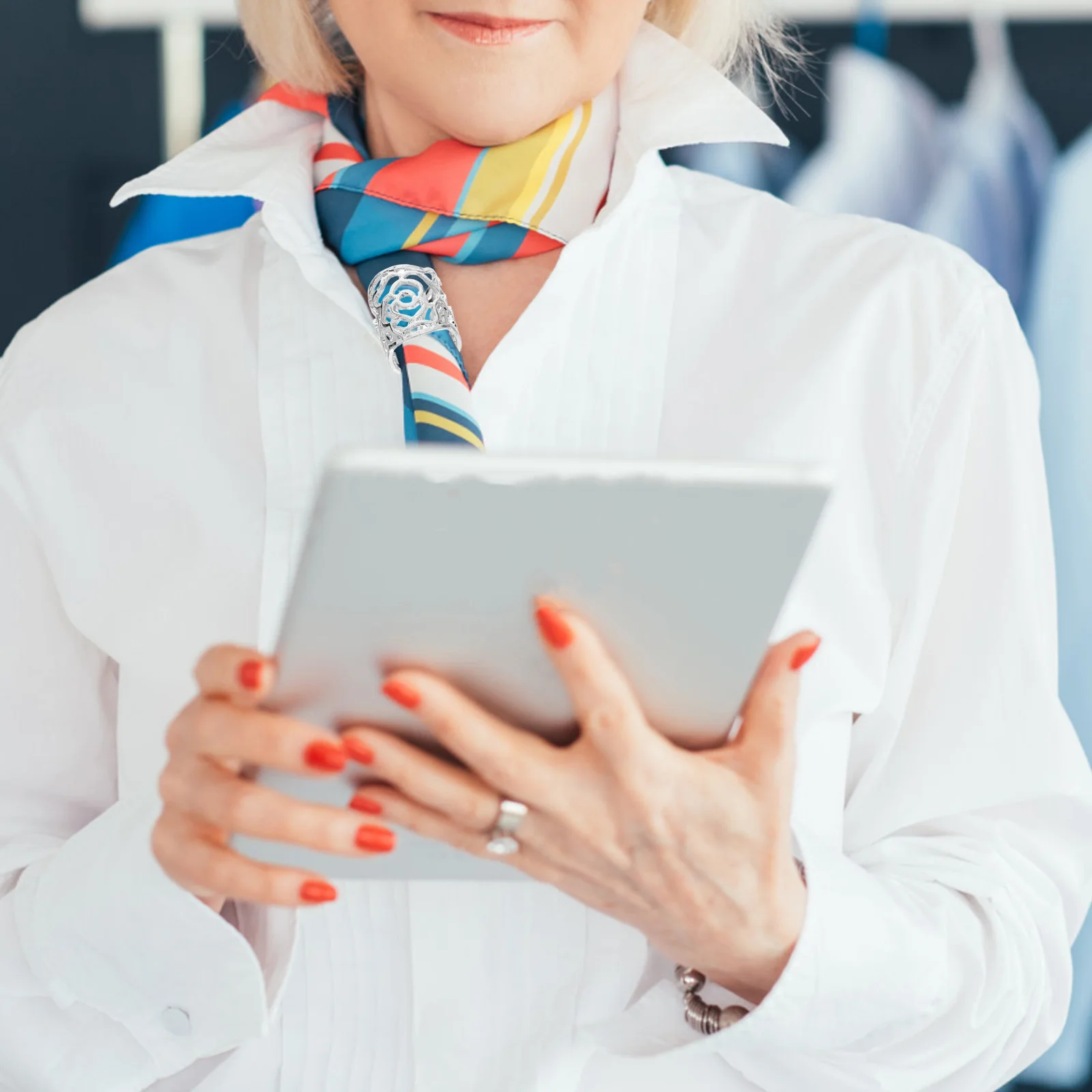 Boucle d'écharpe Rose ajourée, anneau en filigrane argenté, Tube coulissant, bijoux pour femmes, foulards en soie, décoration, Clip, anneaux d'écharpe