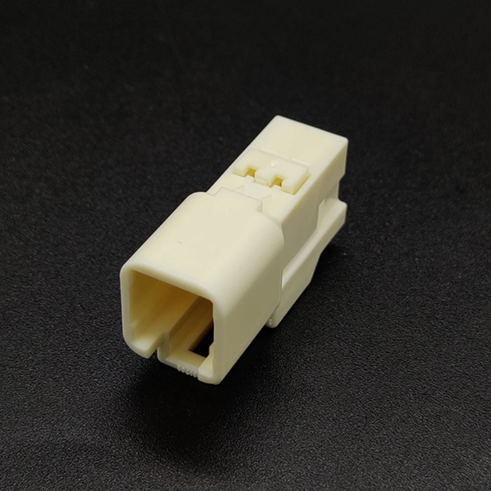 High quality automotive connector 6520-0348 4PIN plug sheath shell for automotive maintenance or modification of original parts