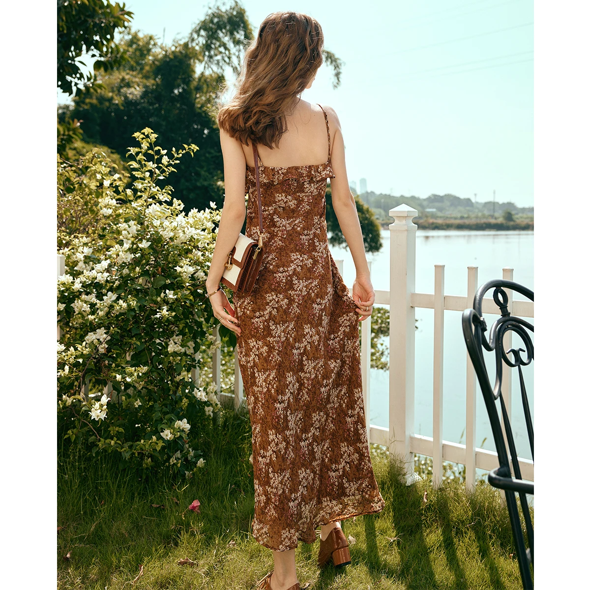 OLrain 花柄プリントキャミドレス女性 2025 夏フレンチファッションフラウンスエッジサンドレスパーティーエレガントロングドレス O24CL89198