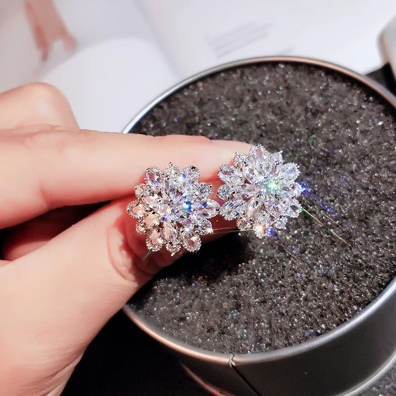 Korean  Jewelry Stable Sunflower Shaped Earrings Silver Alloy Earrings Comfortable Crystal Earrings For Dates Daily