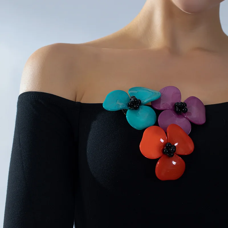 DIY accessories Acrylic three-dimensional flower brooch, female light luxury camellia Christmas corsage, holiday gift suit sweat
