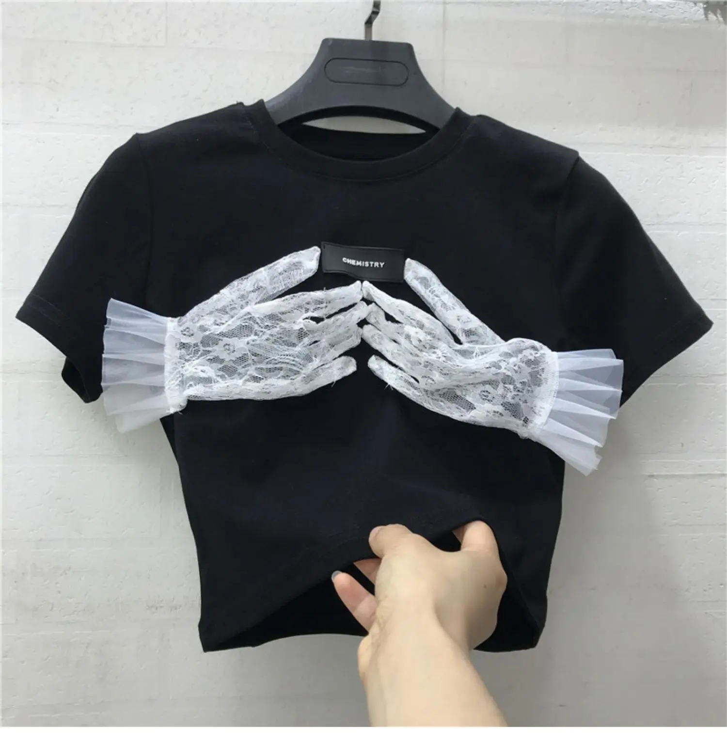 

Summer Pure Cotton Fashion Black Women's Short T-Shirt Skinny Lace Gloves Decoration T-shirt Tide Shirt For Female Crop Tops