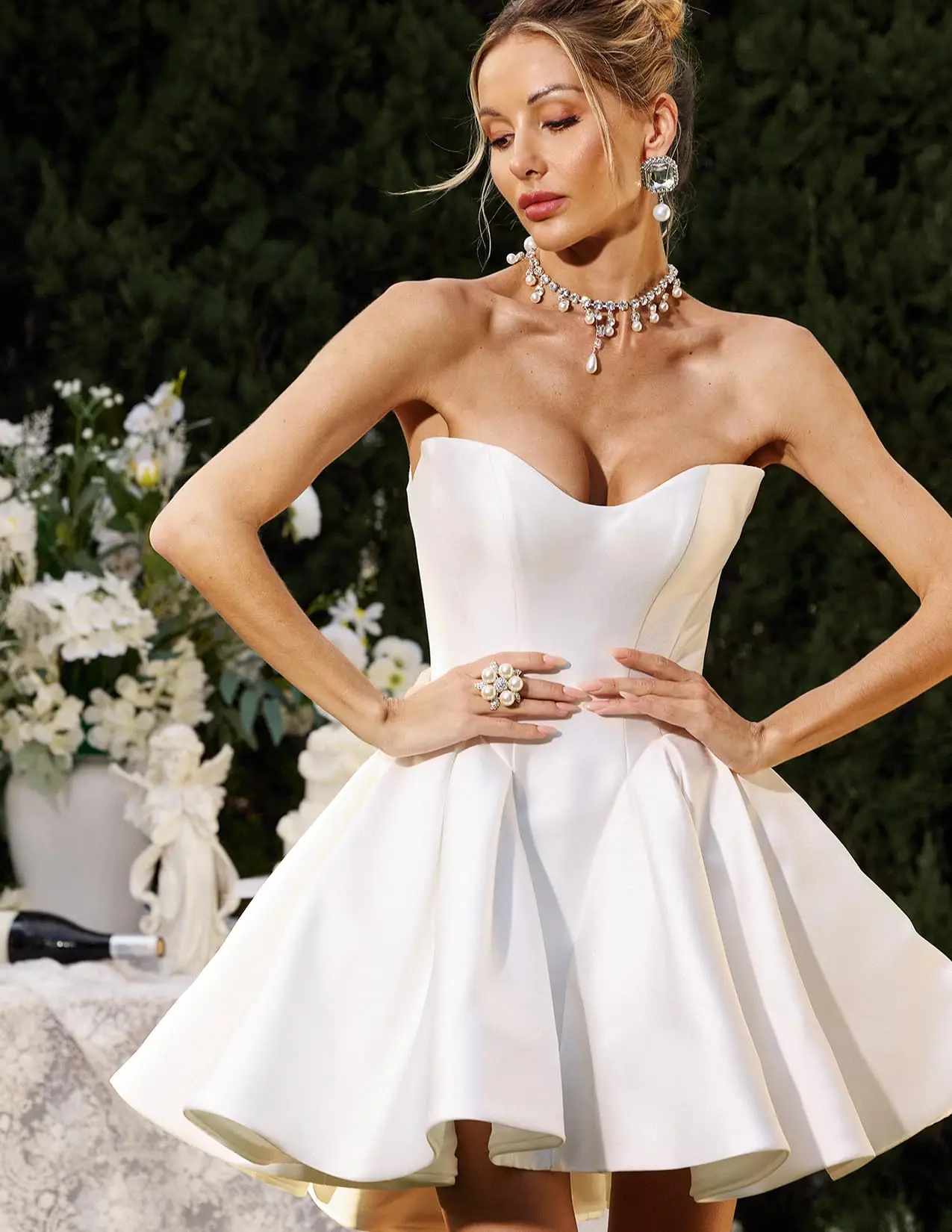 

Graceful White Satin Sweetheart Neckline Strapless Cocktail Pleated Dress for Women