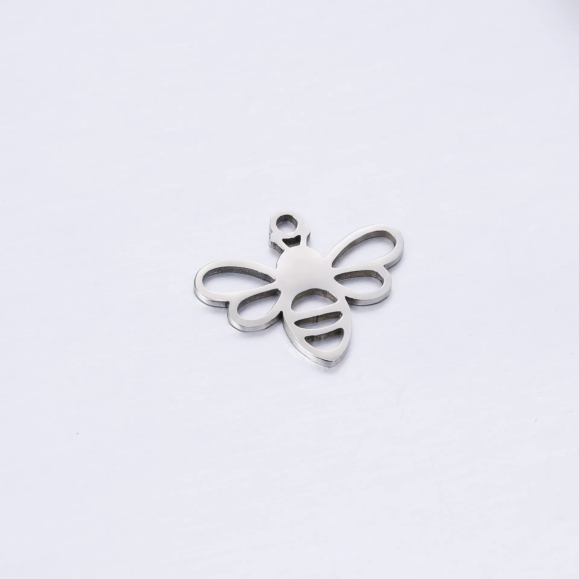 5pcs/Lot Hollow Bees Kawaii Charms Stainless Steel Jewelry Wholesale Small Elegant Pendant Bracelet Earrings Marking Accessories