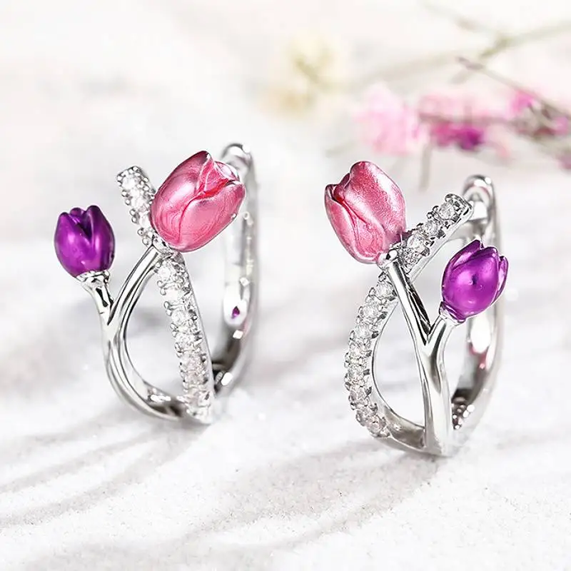 Huitan Elegante, tulpenförmige Damen-Creolen mit funkelnden CZ-Steinen, stilvolle Party- und Hochzeitsaccessoires, täglicher, schicker Schmuck