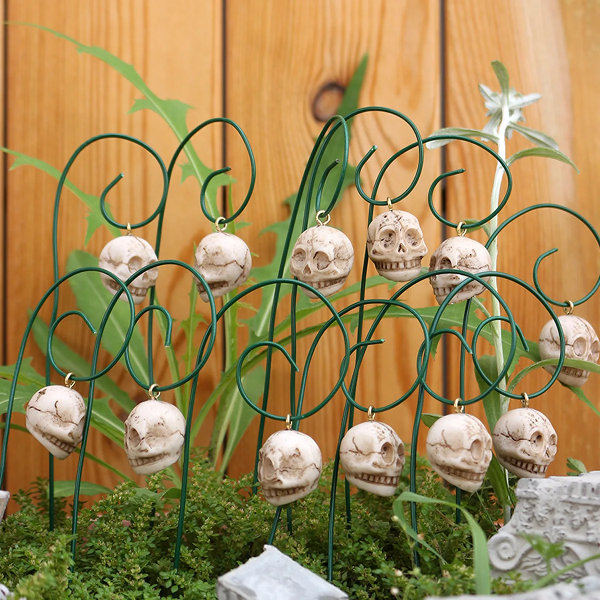 

‌12PCs Skull Flower Stakes - Halloween Garden Decor for Plants & Graveyard