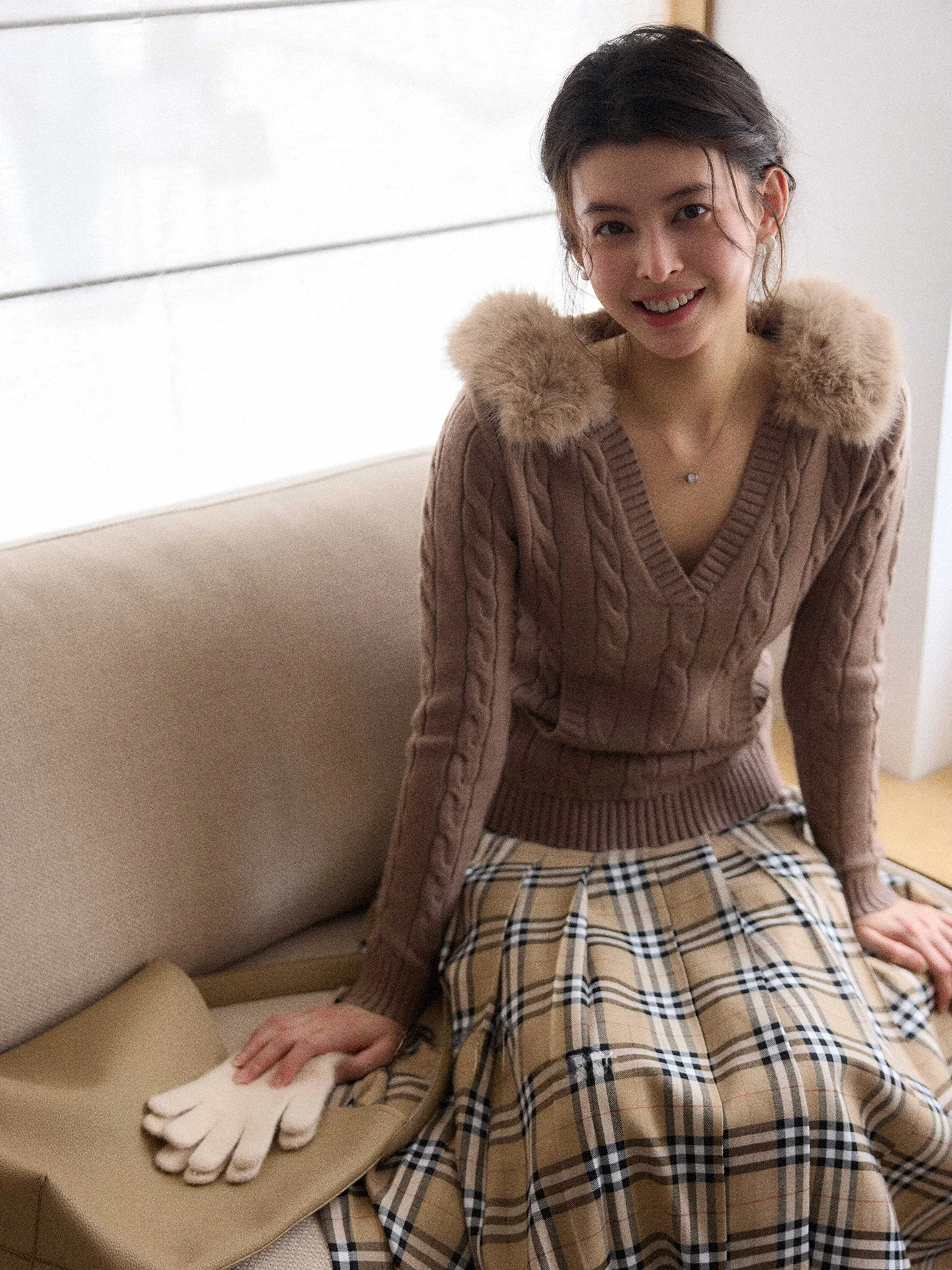 

Мягкий уютный вязаный свитер с V-образным вырезом и капюшоном для женщин, модный приталенный с длинными рукавами, теплый верхний слой для осени и зимы