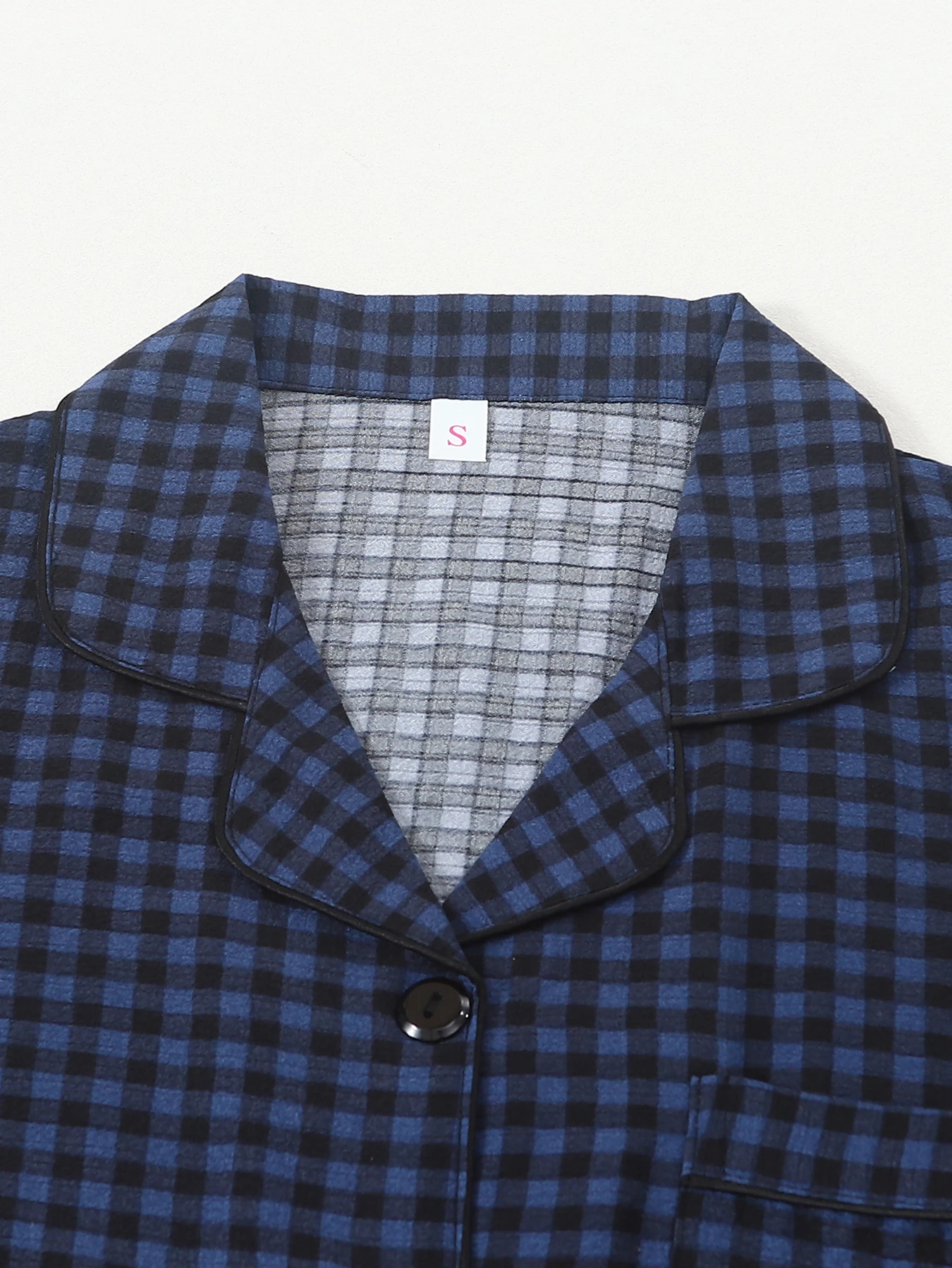 Damen Pyjama Set mit Reverskragen, Kurzarm-Oberteil, Shorts und Hose, 3-teilig, Frühling Sommer Herbst, Minimalistischer Gingham-Druck, Homewear – Detail 3