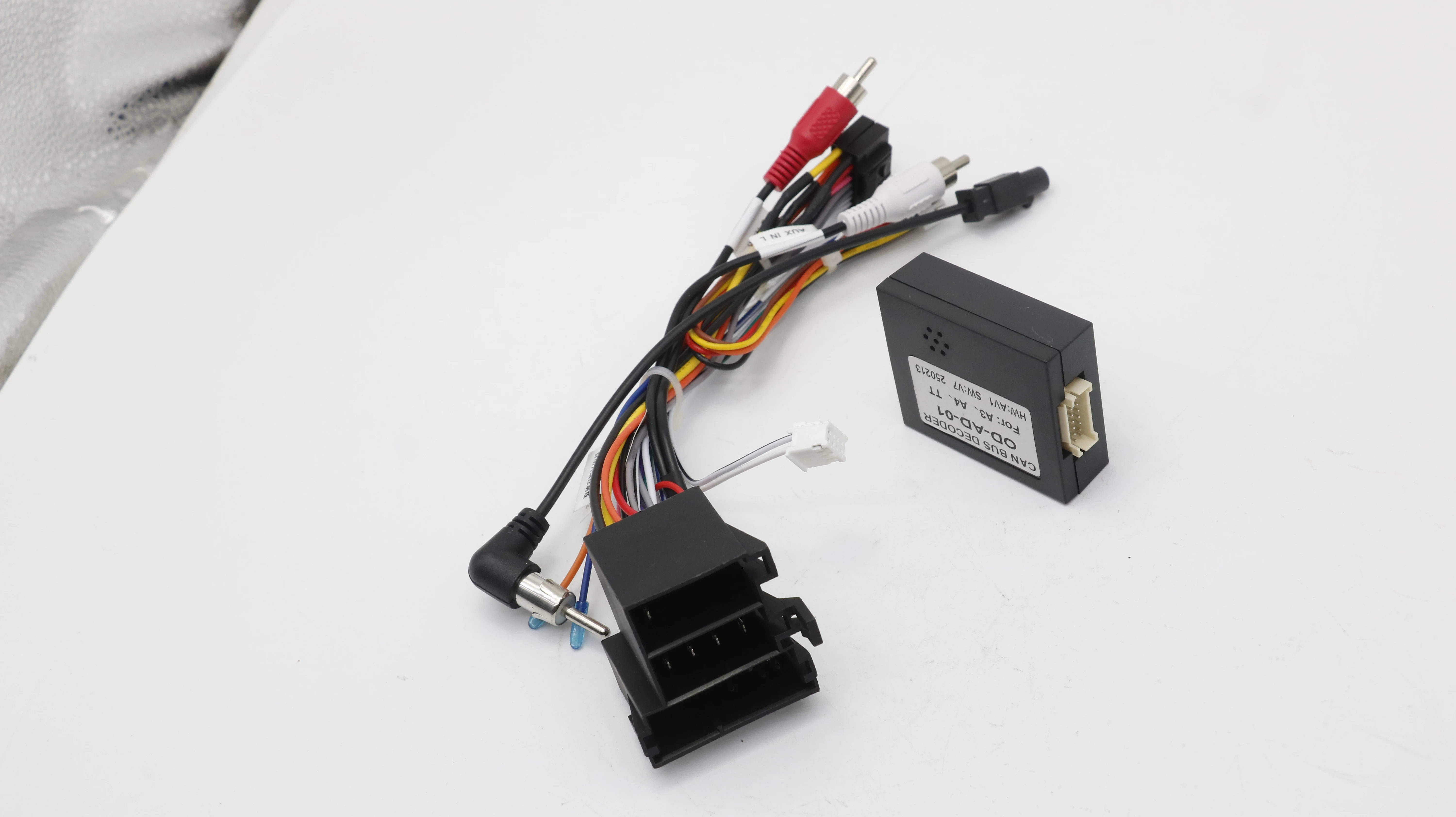 

Адаптер жгута ISO, декодер шины CAN, 16-контактный разъем RCA Audio, автомобильный головное устройство Android, проводка, кабель для Audi A3 8P A4 B7