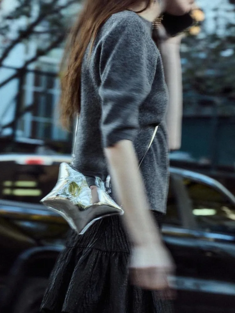 Luxury Designer Metal Silver Star Shaped Bag New Women's Evening Party Chain Crossbody Bag Fashion Celebrity Purse Shoulder Bag