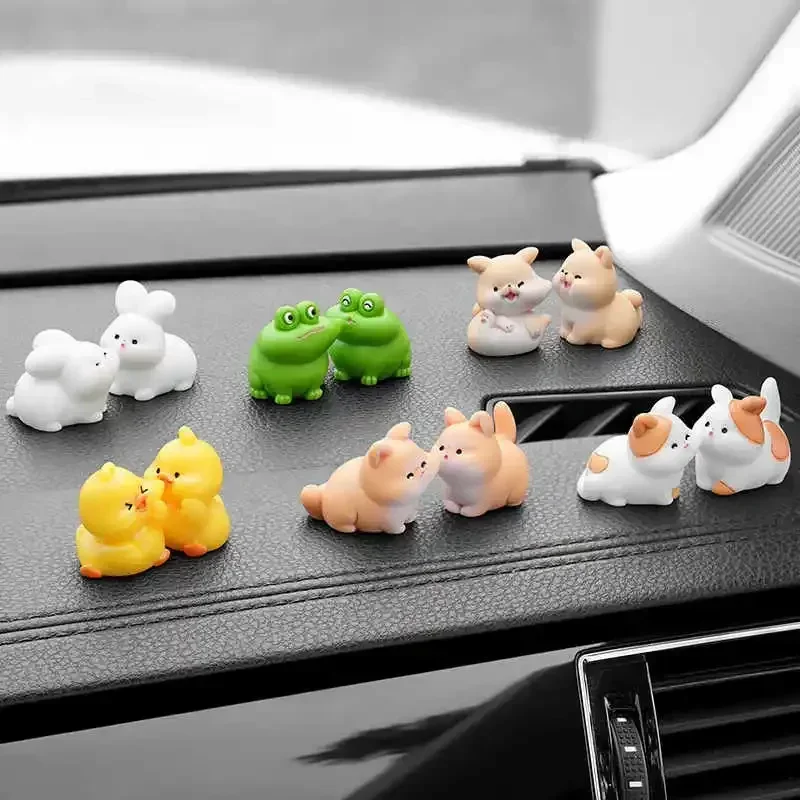 2Pcs Couple Animal Light Kiss Car Ornament Add Love Atmosphere Car Central Control, Rearview Mirror Decoration Ornament Gift