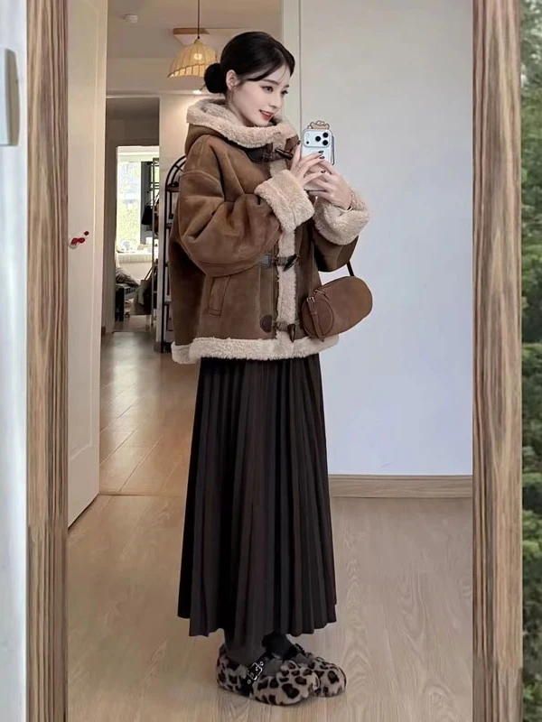 

Женская зимняя верхняя одежда свободного кроя из искусственного меха с подкладкой, с пуговицами-рогами, в французском стиле