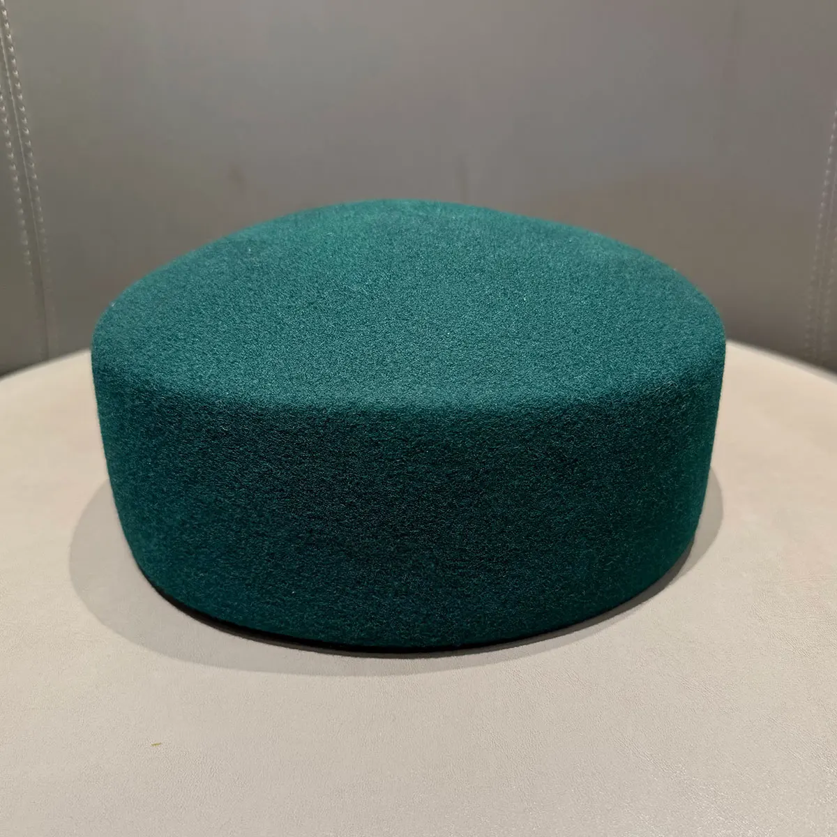 Russian High-quality White Green Wool Pillbox Box Hat Women Winter Retro Flight Attendant Beret Classic Painter Cap Wholesale