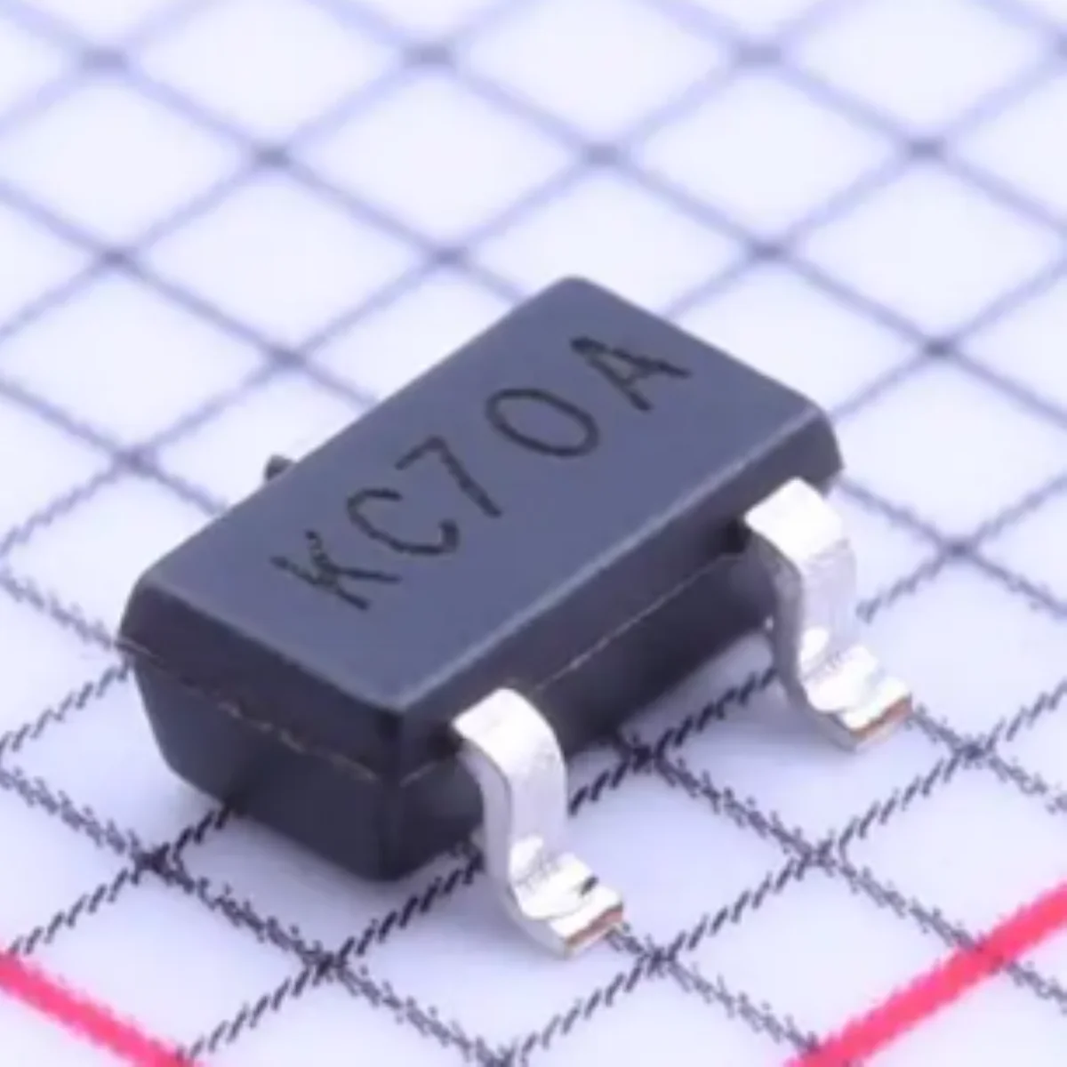 AH1802-WG-7 Marking KC SC59-3 Original Hall Switch Sensor Full Pole Type 2.5V~5.5V ±4mT ±1mT 8uA Open Drain MAGNETIC OMNIPOL