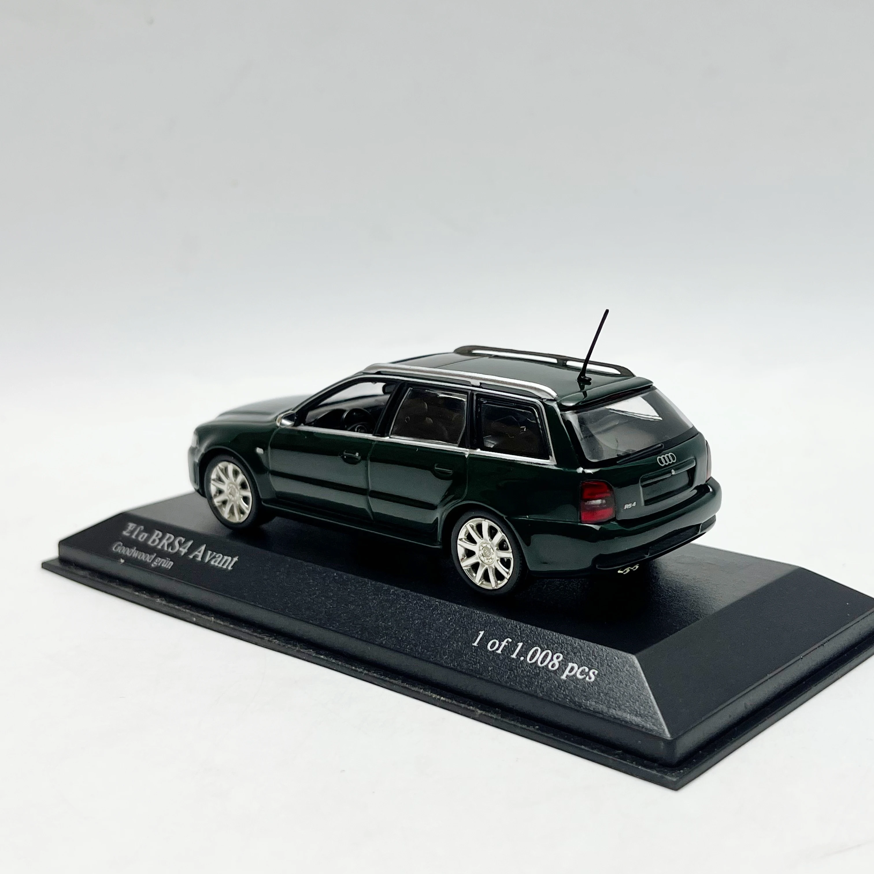 MINICHAMPS 1/43 Audi RS4 Alloy Car Model Green