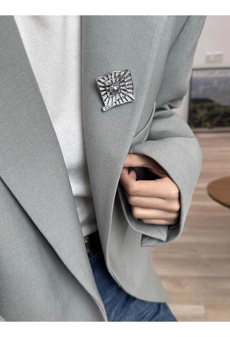 Yessy Vee Women Mix Color Silver Gray Pearl Top Quality Brooch Maze Geometric Exquisite Breastpin Sweater Decoration Female New