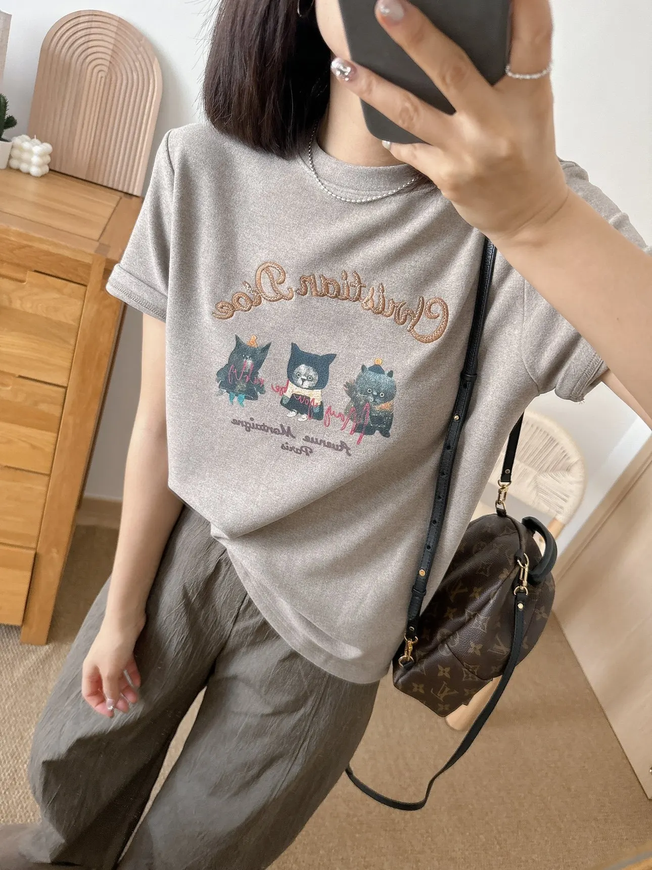 

Floral Ice Cr Early Spring Versatile Fun Cute Elastic Thiened Comfortable ort Sve T-irt Women's Sle round Ne