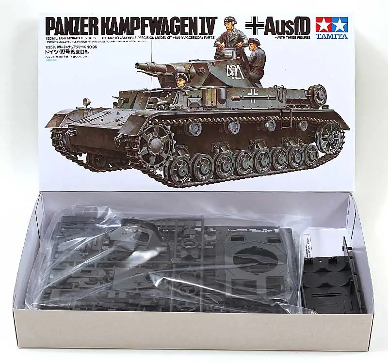 Tamiya Plastic assembled tank model kit 35096 IV medium tank attached to man 1/35