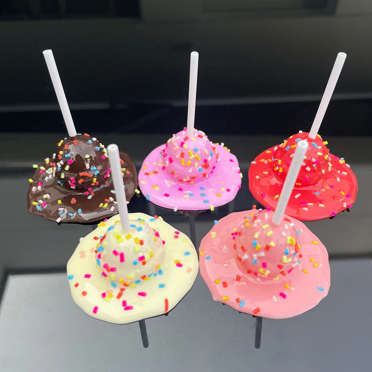 ديكور مصاصة ذائبة مزيفة - دعامة حلوى واقعية، عرض جميل يقطر لطيف، ديكور منزلي ممتع بطابع الطعام