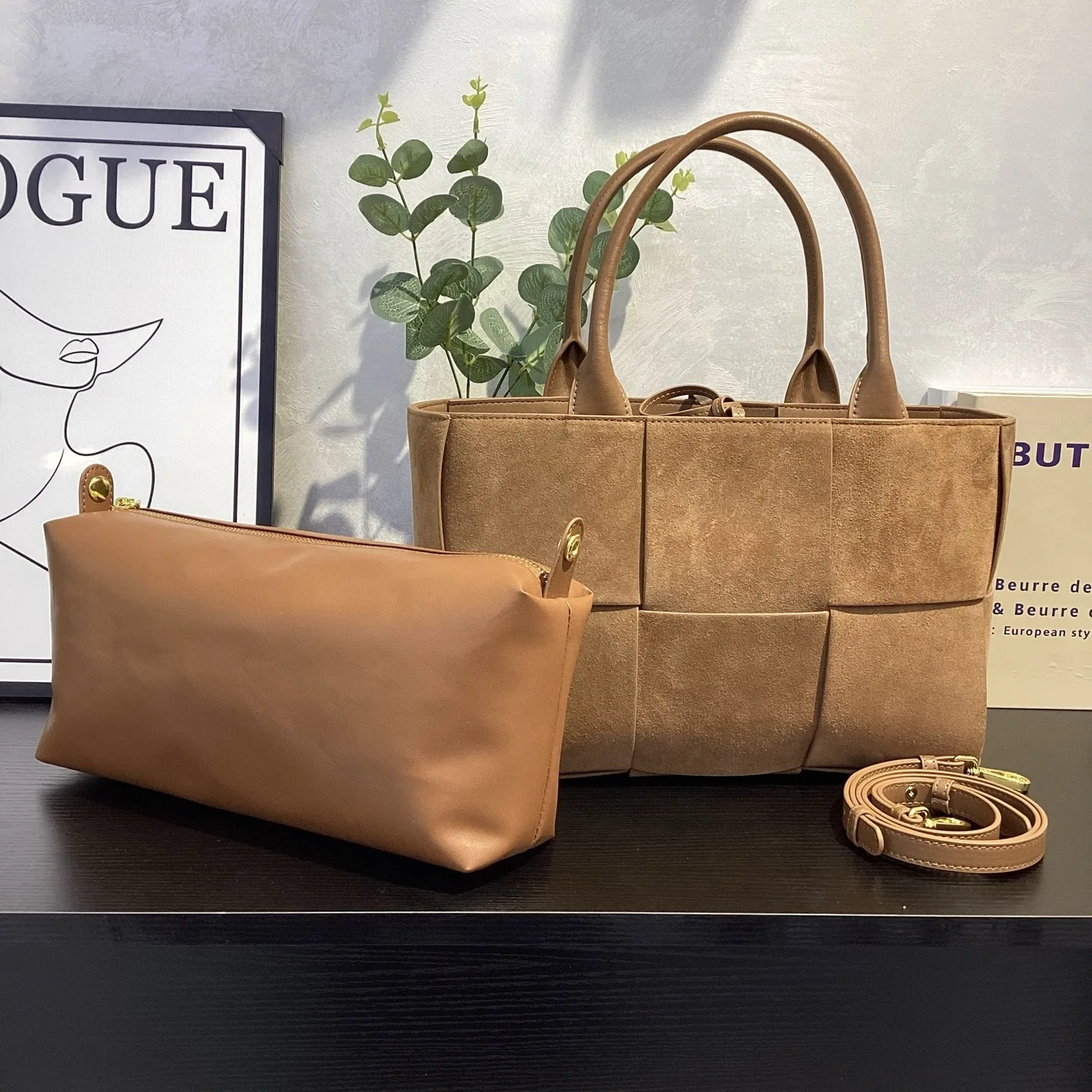 2025 New Matte Cowhide Large-capacity Tote Fashion Design Woven Handbag Women's Casual Versatile Commuter Shoulder Bag view 2
