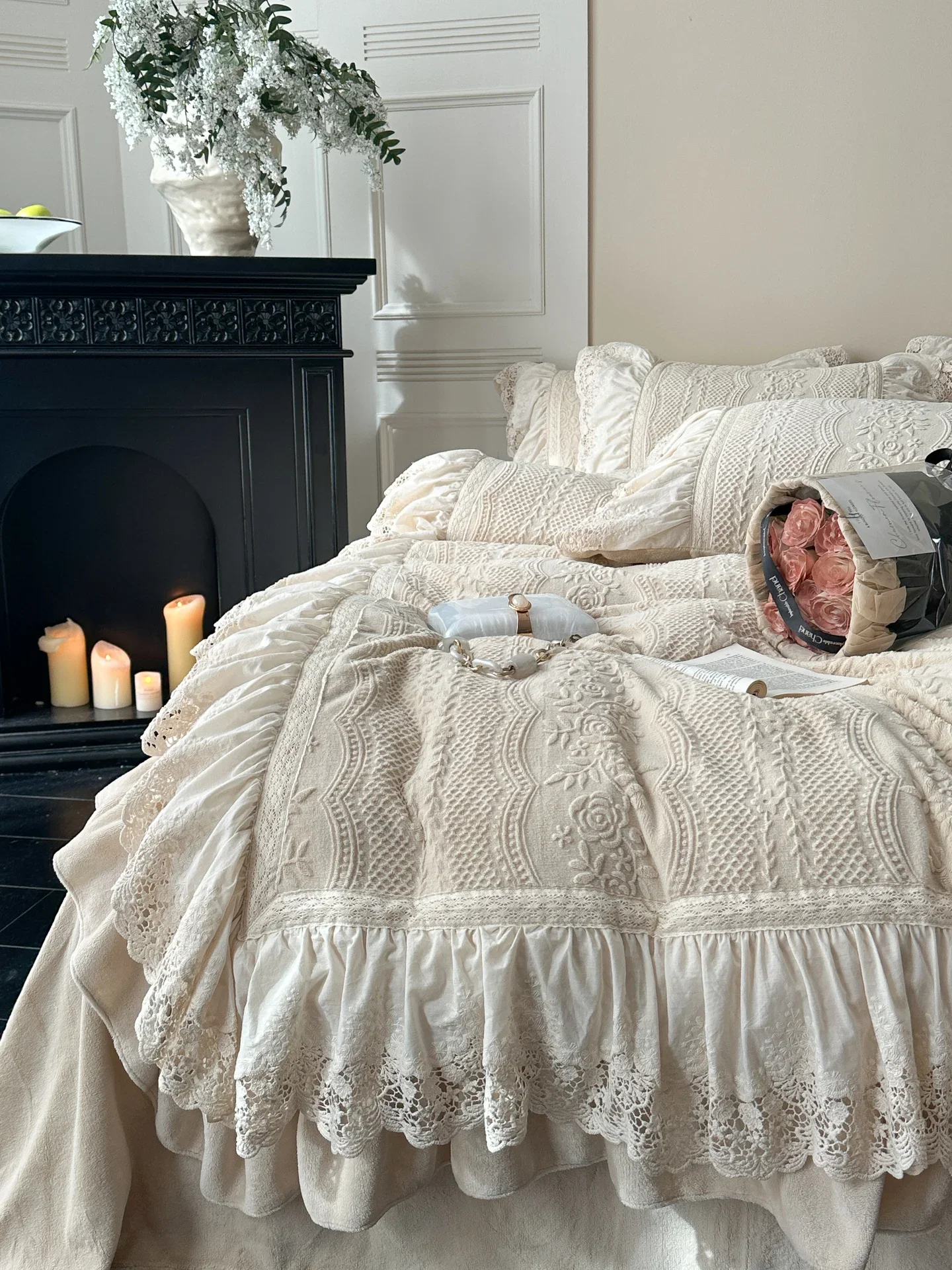 French thickened milk fleece four-piece set of carved fleece sheets and fleece bedding