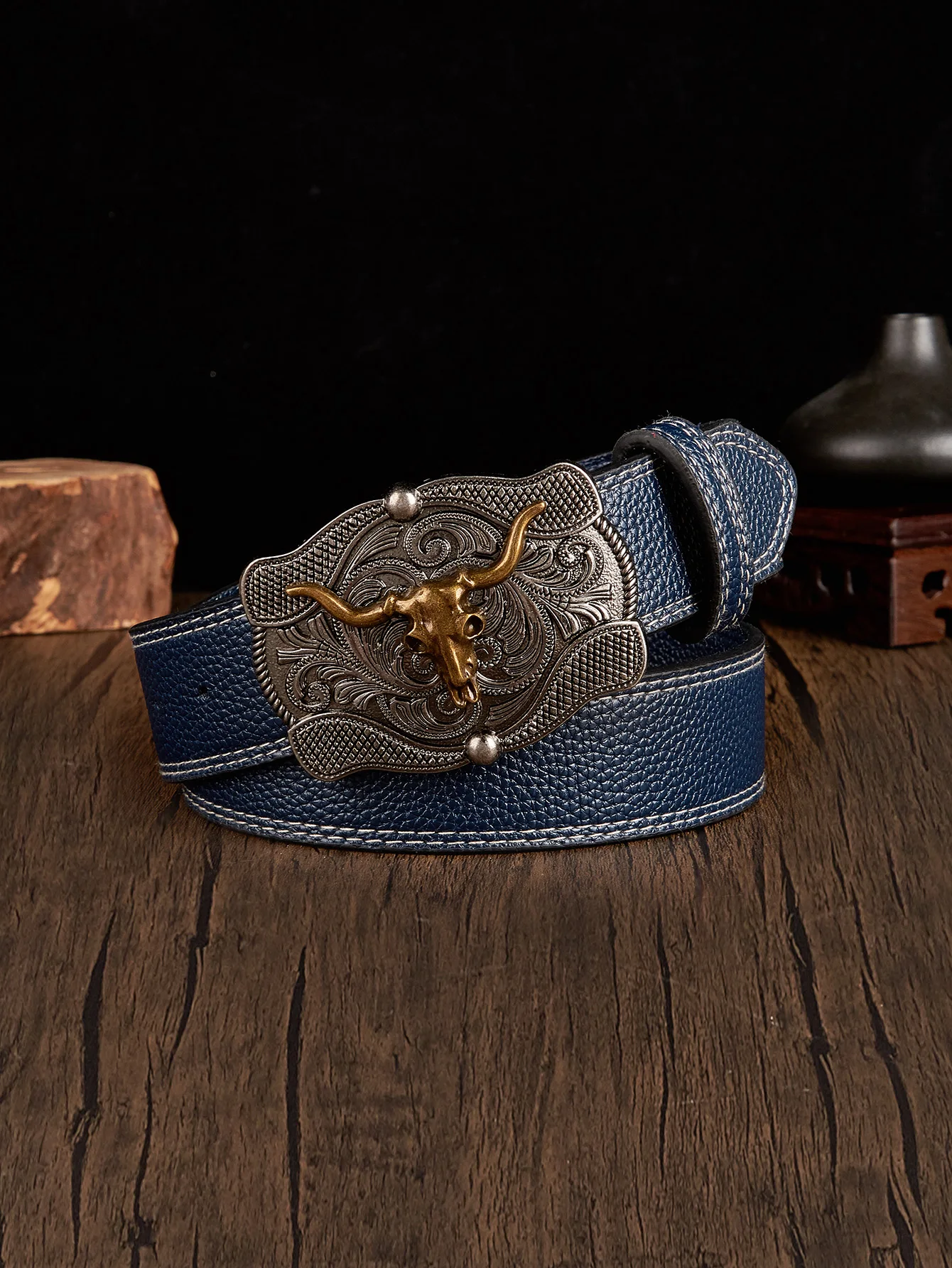 1 PC Men's VINTAGE Casual แฟชั่นสีเทา OX ดอกไม้แกะสลักโลหะ BUCKLE Litchi Texture เข็มขัดสําหรับกางเกงยีนส์