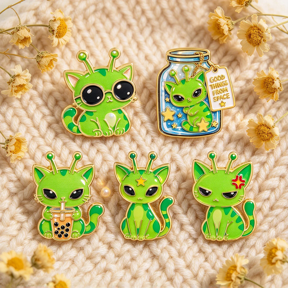 Broche de esmalte metálico, pin de solapa, adorable insignia de estrella con diseño de gato alienígena espacial y jarra de té de burbujas, accesorio para mochila, ropa, bolso, joyería, regalo.
