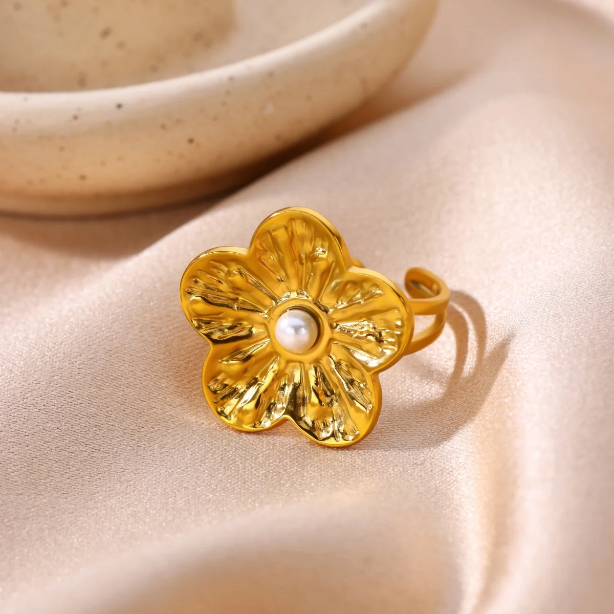 Modische Perlenblumenringe für Damen, goldfarben, Edelstahl, offener Blumenring, eleganter Luxus-Hochzeitsschmuck, Geschenk