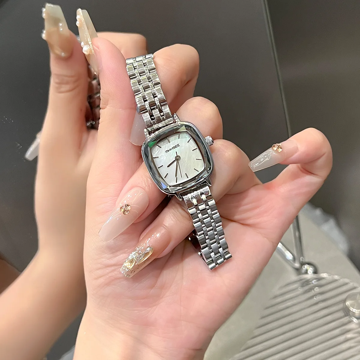 Luksusowy zegarek damski, mały kwadratowy zegarek, wysokiej jakości zegarek kwarcowy z ekskluzywną konstrukcją ze stali nierdzewnej, wyselekcjonowany zegarek premium.
