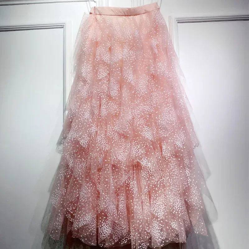 New  well in excess of the fairy of cherry blossoms in the irregular long skirts and fine mesh winter veil