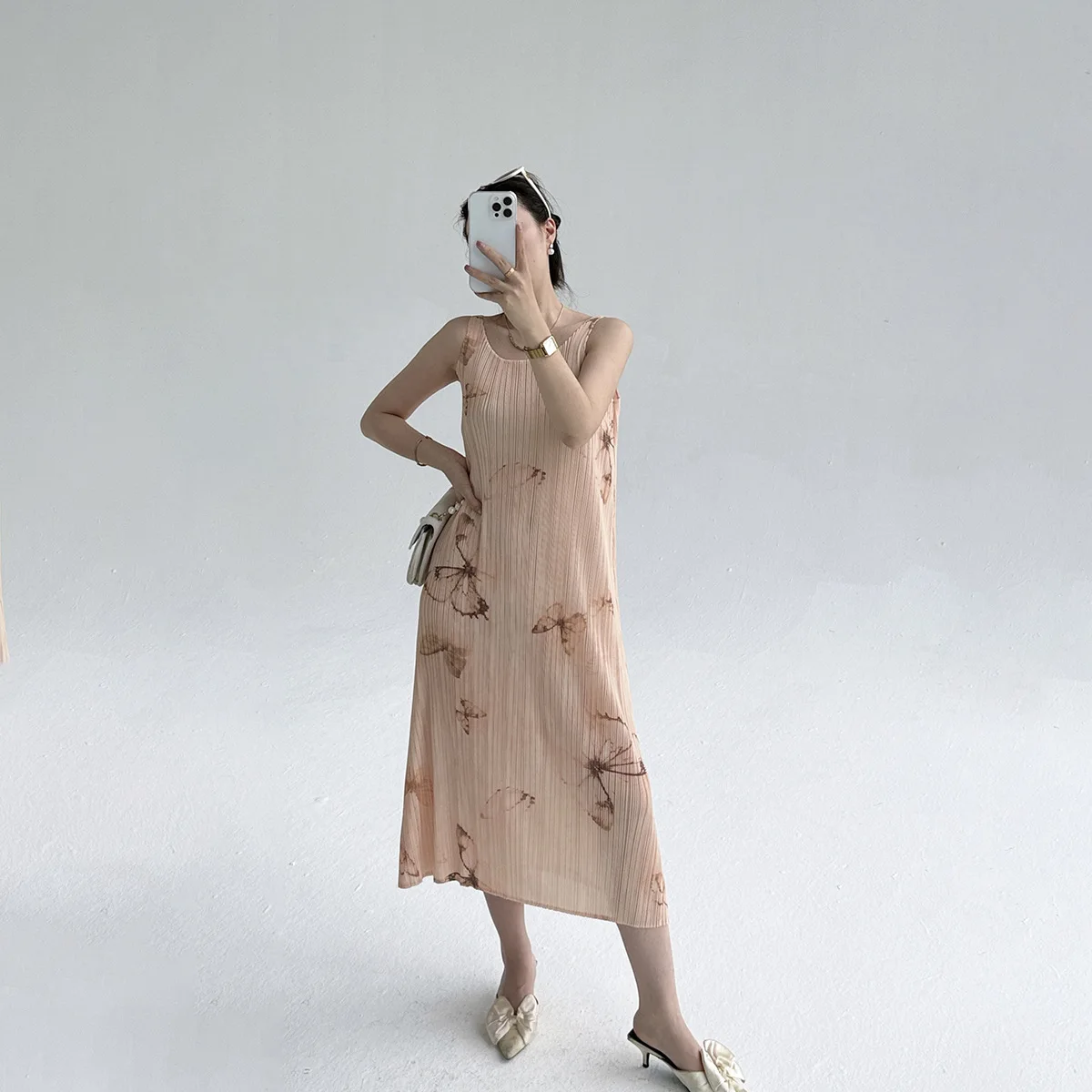 

Miyake Fold 2025 Summer New Style High End Sensation Blended Round Neck Strap Skirt Niche French Waist Fold Dress for Women