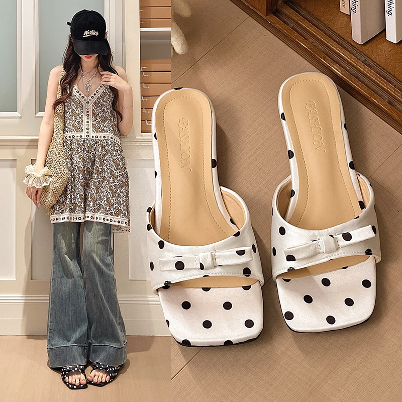 Polka Dot Schleifen-Keilabsatz-Slipper für Damen – Neue französische Plateau-Sandalen im lässigen Stil mit dicker Sohle für Outdoor und Strand – Detail 8