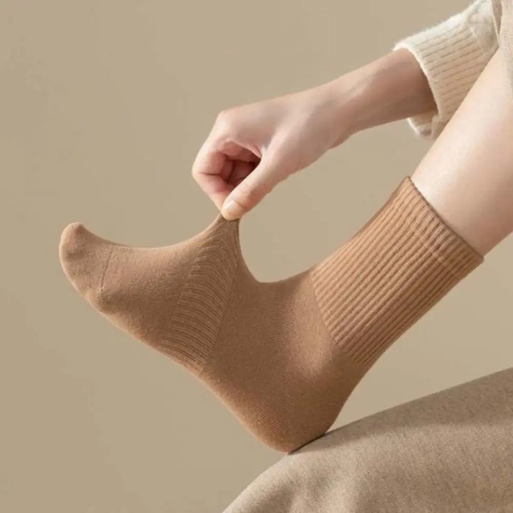 6Pairs جوارب قطنية بسيطة غير رسمية مقاومة للاهتراء امتصاص العرق بلون الجوارب مريحة لينة متوسطة جوارب أنبوبية الفتيات/الصبي