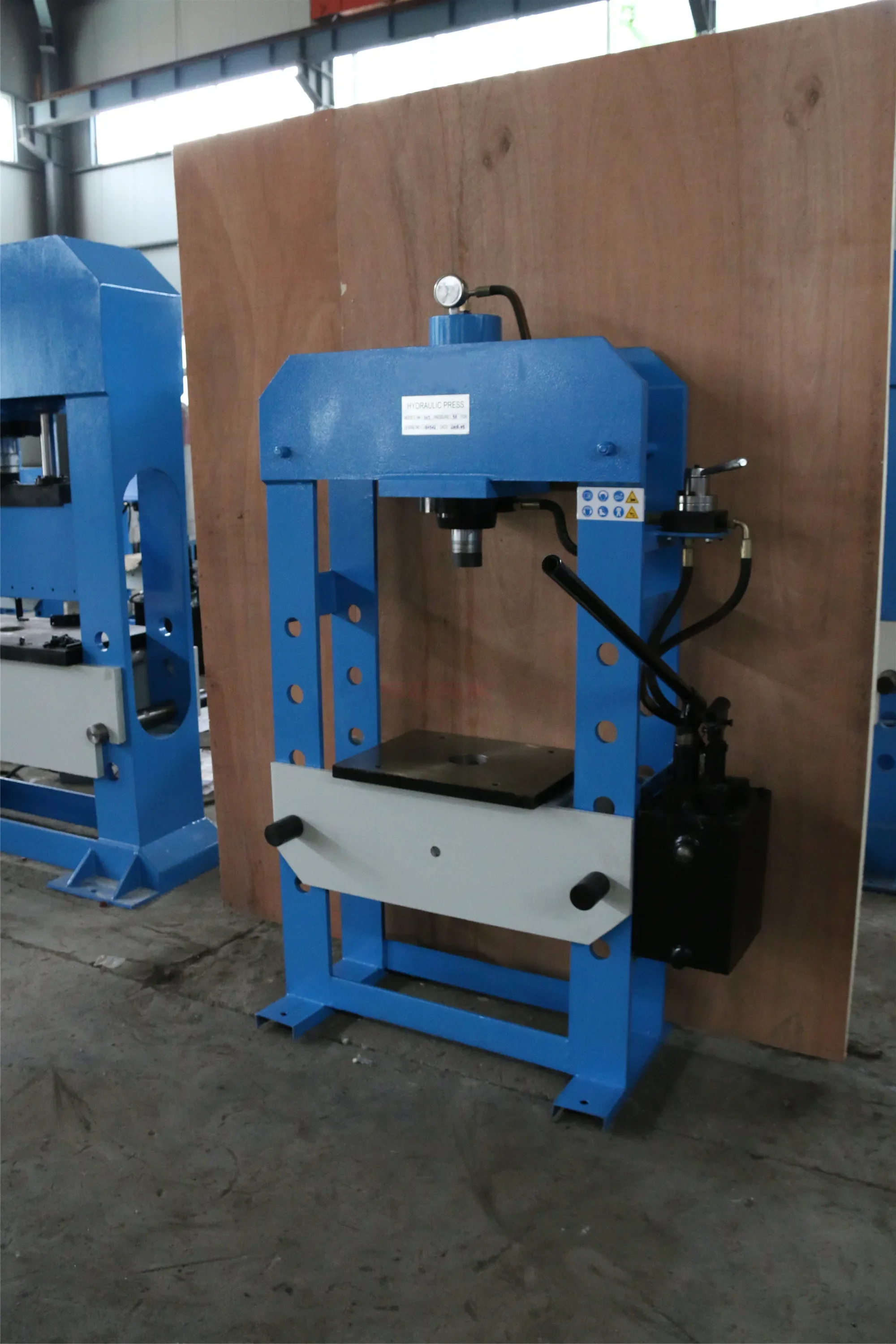 50 ton manual hydraulic oil press in China