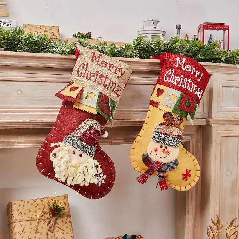 Weihnachten dekorative Lieferungen Weihnachtsmann süße kleine Socken Weihnachtsbaum Kleiderbügel Weihnachtssocken Geschenktüte