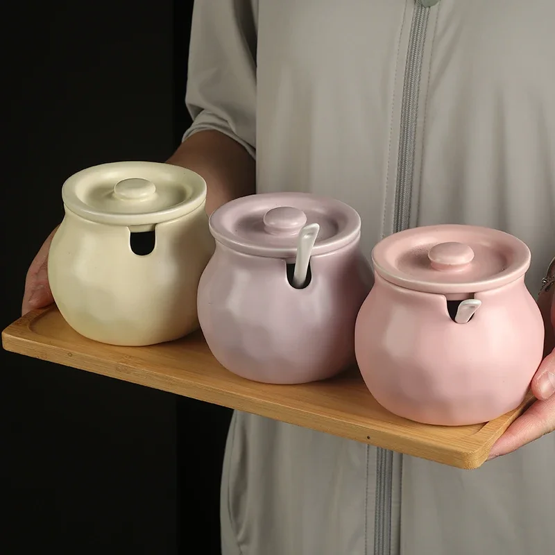 Vintage Ceramic Seasoning Jar High Quality Household Dining Table Condiment Bottle Kitchen Salt Sugar Container with Spoon