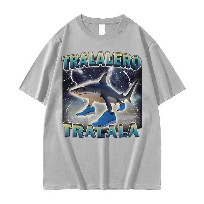 Tralalero Tralala Divertente Squalo Meme T-shirt Moda Squalo accogliente con scarpe Regali T-shirt Donna Casual Vendita calda T-shirt