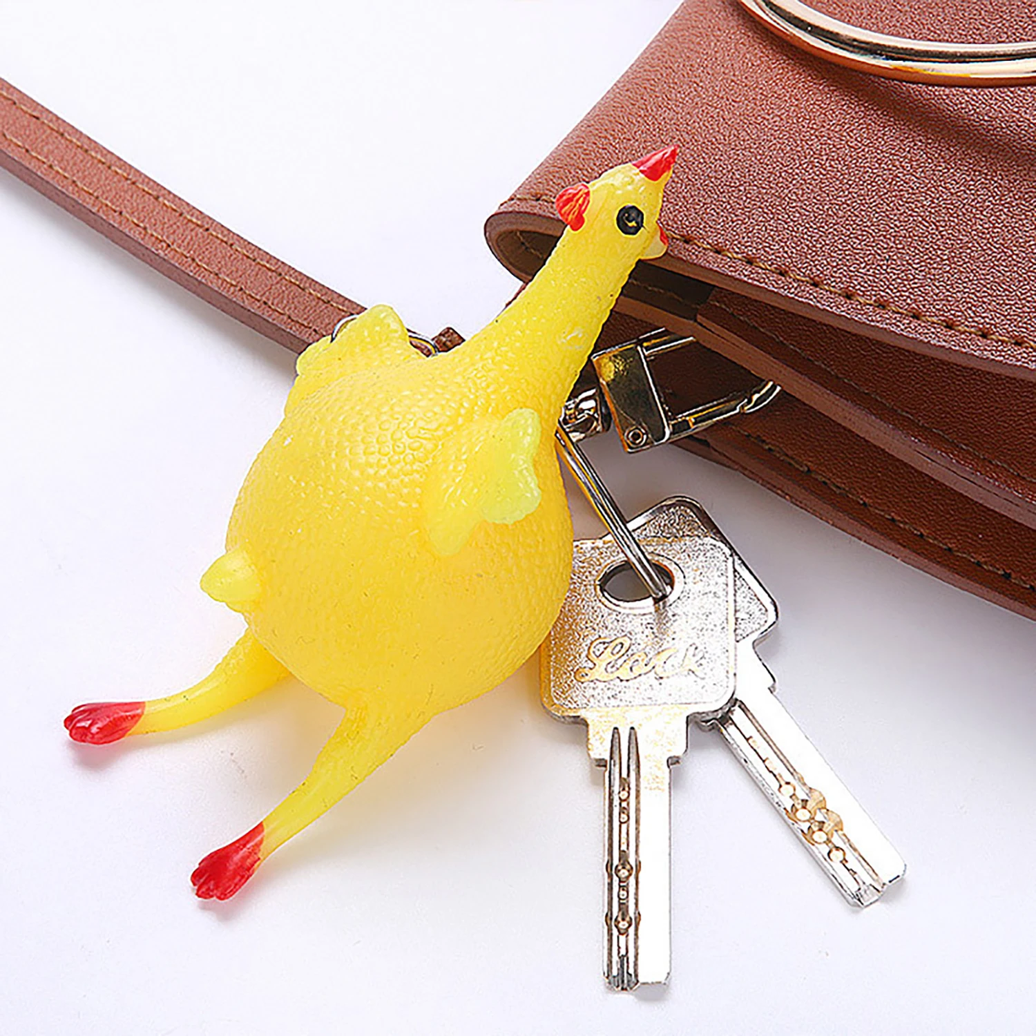 سلسلة مفاتيح لعبة إبداعية تنفيس الدجاج تحت الدجاج، مزحة دجاج البيض، هدية ضغط مضحكة، محاكاة ساخرة لتخفيف التوتر
