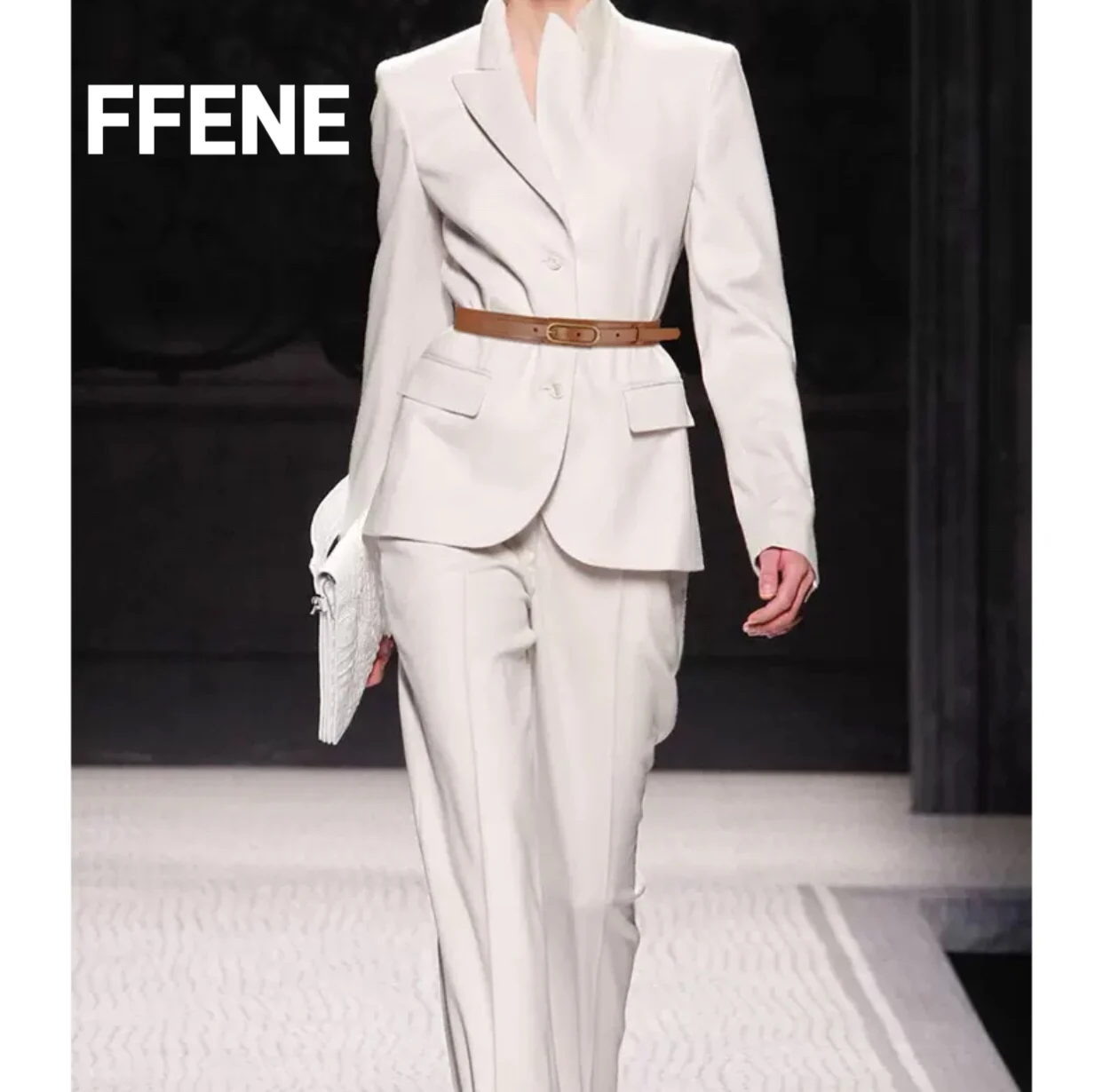 

Waist Belt A stylish, multifunctional, and luxurious autumn and winter women's waist-cinching bodice, perfect for pairing