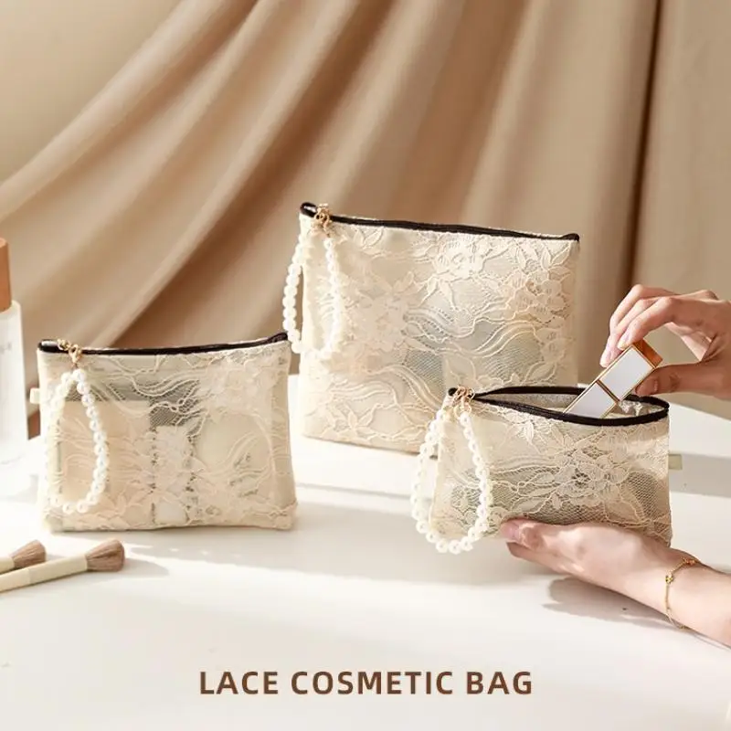 Kosmetiktasche aus Spitze mit Perlen-Handgelenkschlaufe und halbtransparentem Design, perfekt für die Aufbewahrung des täglichen Make-ups und für den Reisegebrauch. – Detail 4