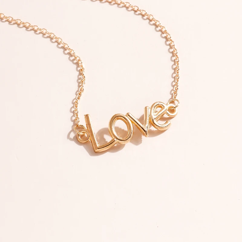 Aihua Goldfarbene Mädchen-Liebesbriefe-Halsketten und Anhänger für Damen, modische Schlüsselbeinkette, prägnante OL-Halsketten, Geburtstagsgeschenke – Detail 3