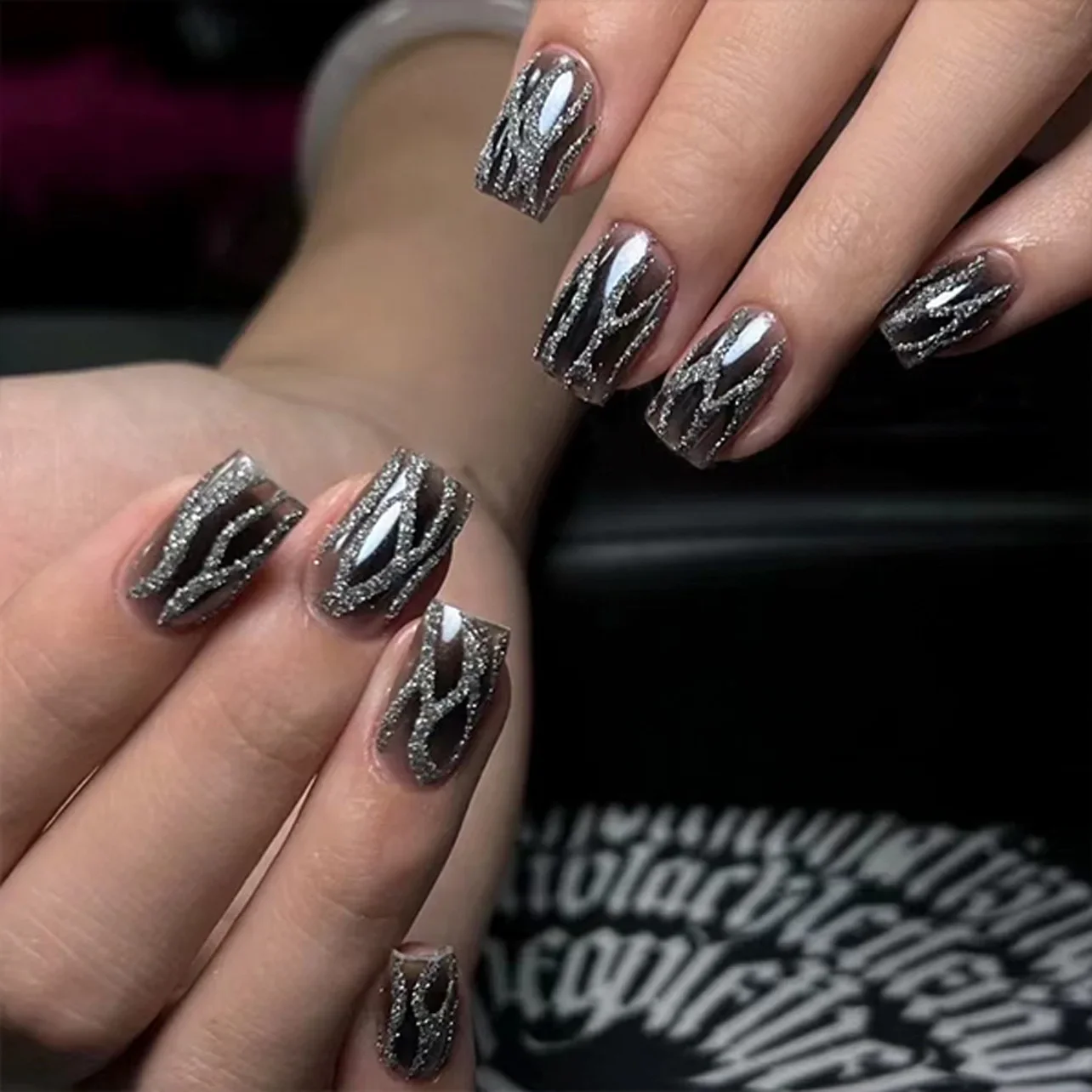 24Pcs Glitter Powder Manicure Tools Splice False Nails Grey Leopard Print Short Square Press on Nails Full Cover Nail Tips