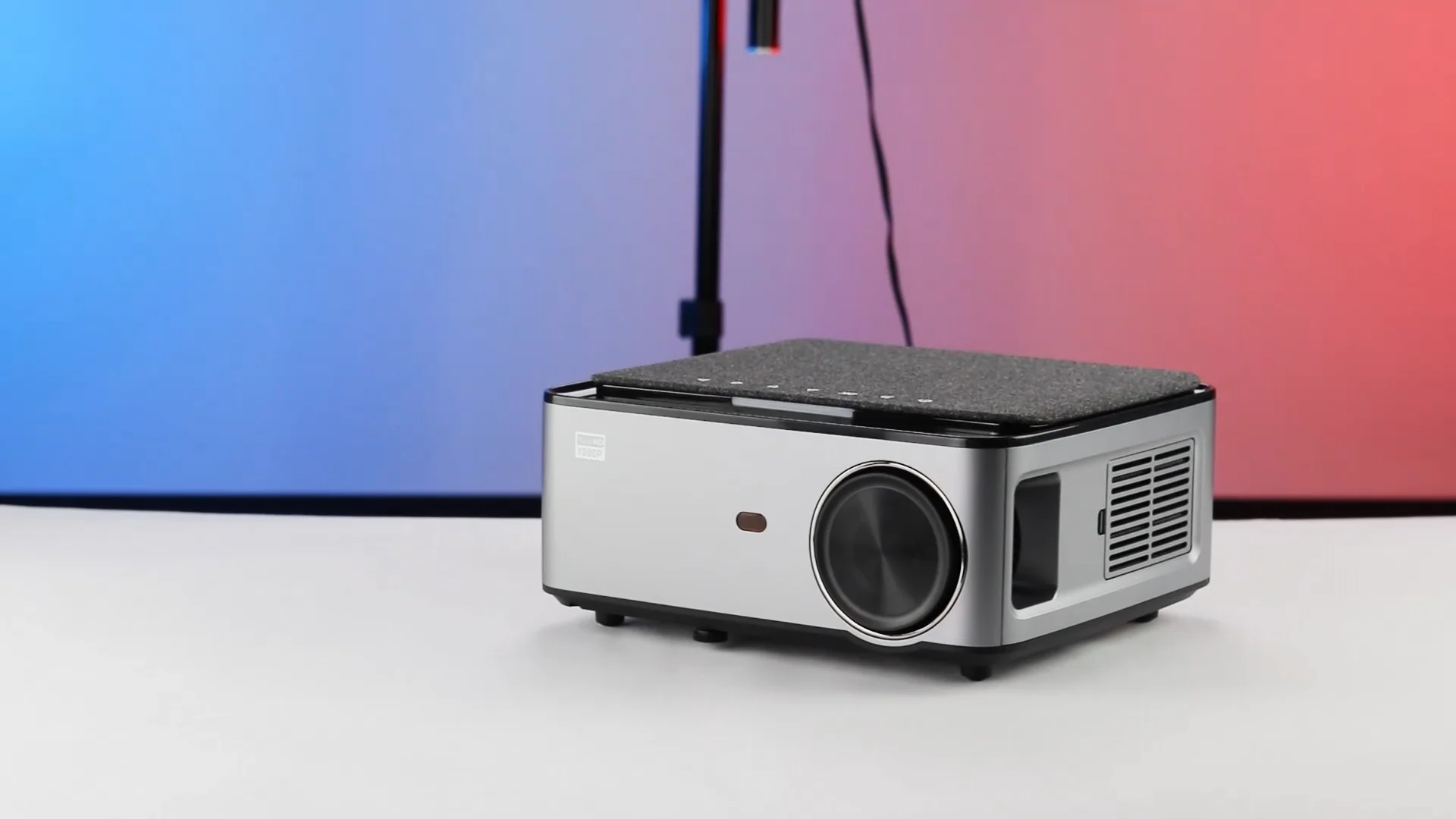 4 Inch Mini 1080p Wifi Smart Mobile  Home Theater Projectors For Indoor Or Outdoor